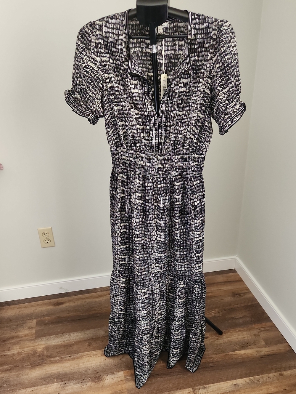 Max Studio Women's Black and White Patterned Midi Dress Size L
